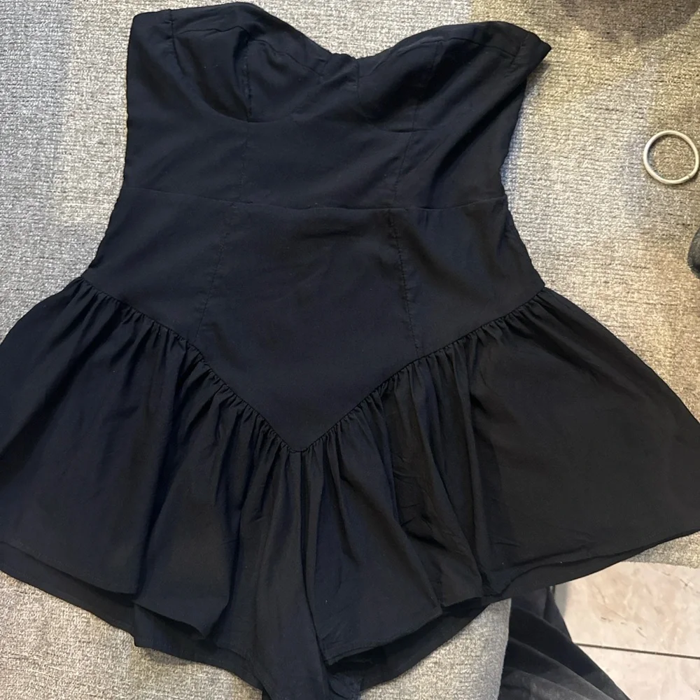 Chic Strapless Black Mini Dress - Picture 2 of 4